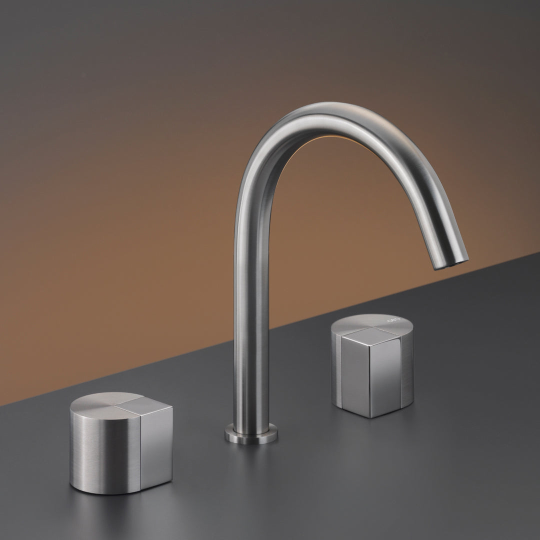 Duet Taps For Washbasin / Bidet - Three-hole Taps DET14 Taps CEA   