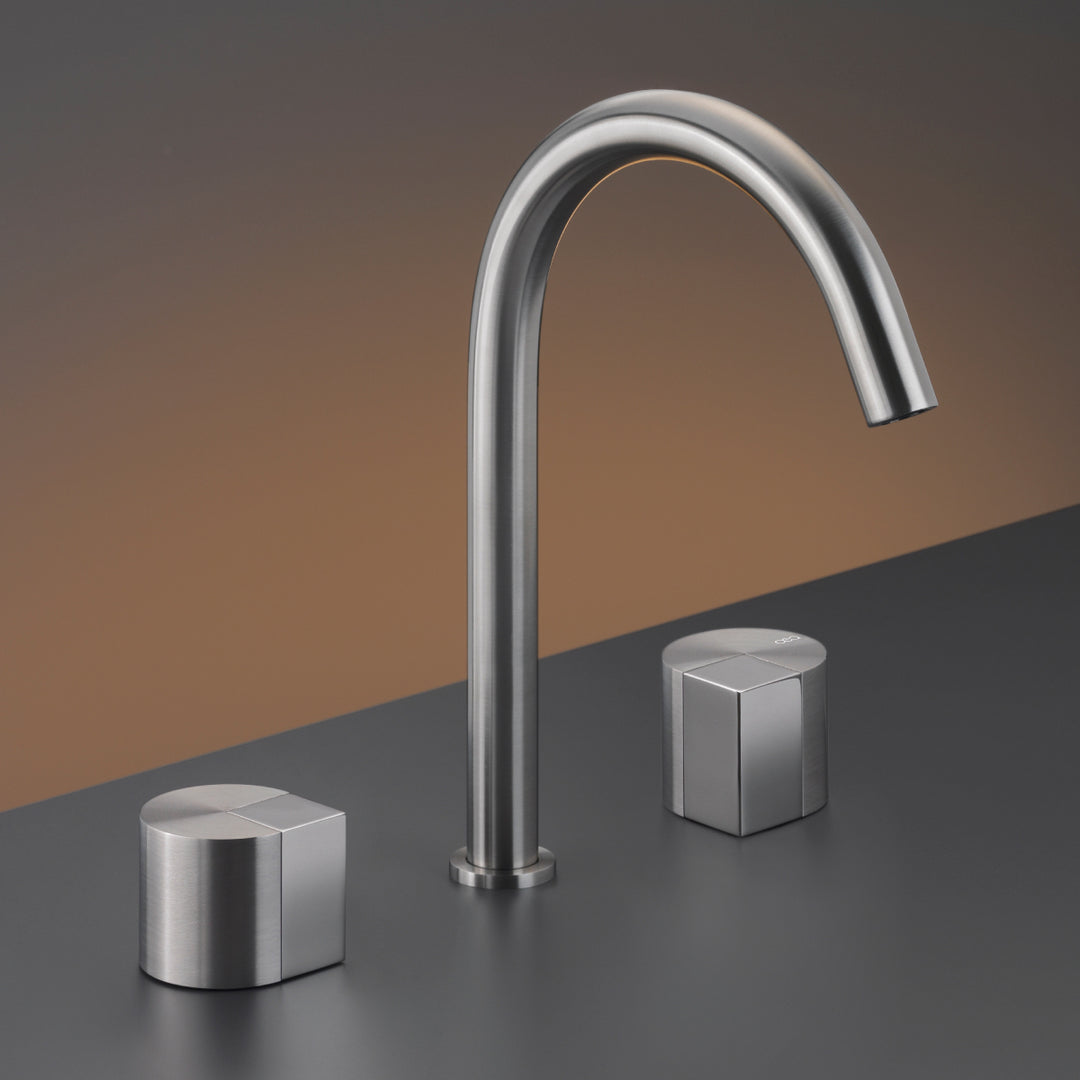 Duet Taps For Washbasin / Bidet - Three-hole Taps DET15 Taps CEA   