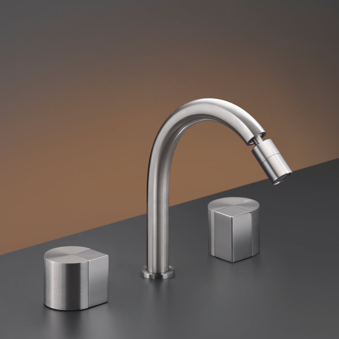 Duet Taps For Washbasin / Bidet - Three-hole Taps DET28 Taps CEA   