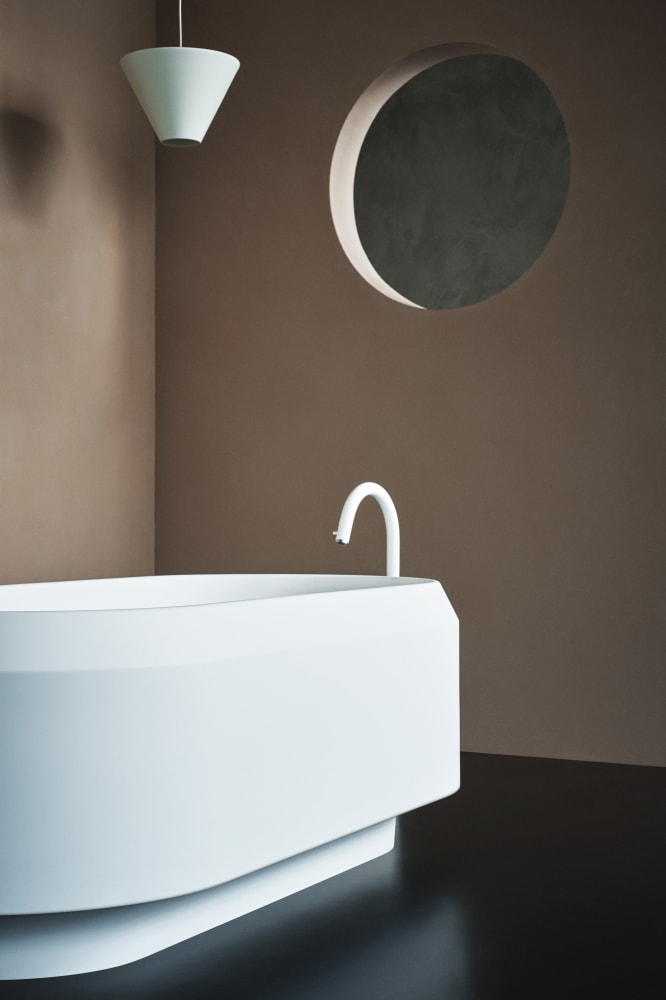 Lariana Tub Bathtubs Agape   