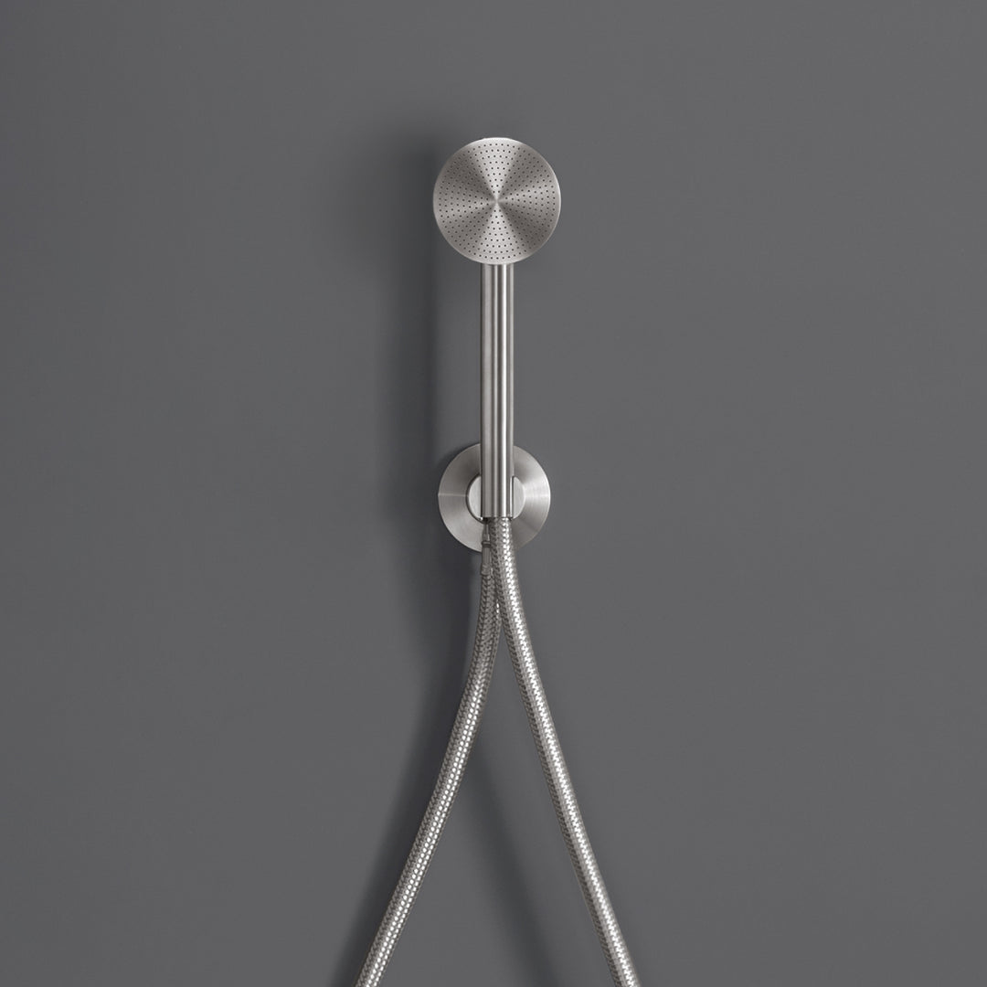 Hand-Showers FRE94 Showers CEA   