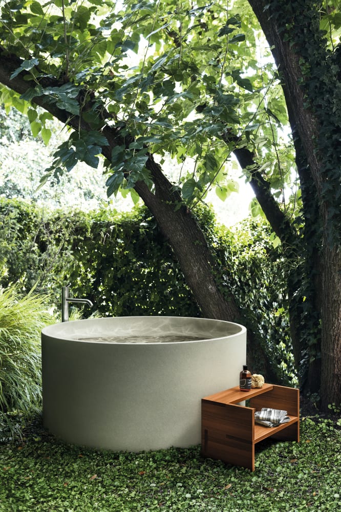 In-Out Cemento Tub Bathtubs Agape   