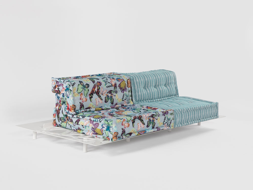 Mah Jong VillaHermosa Ikon Outdoor 2.5 Seat Sofa Outdoor Roche Bobois   