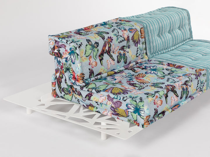 Mah Jong VillaHermosa Ikon Outdoor 2.5 Seat Sofa Outdoor Roche Bobois   